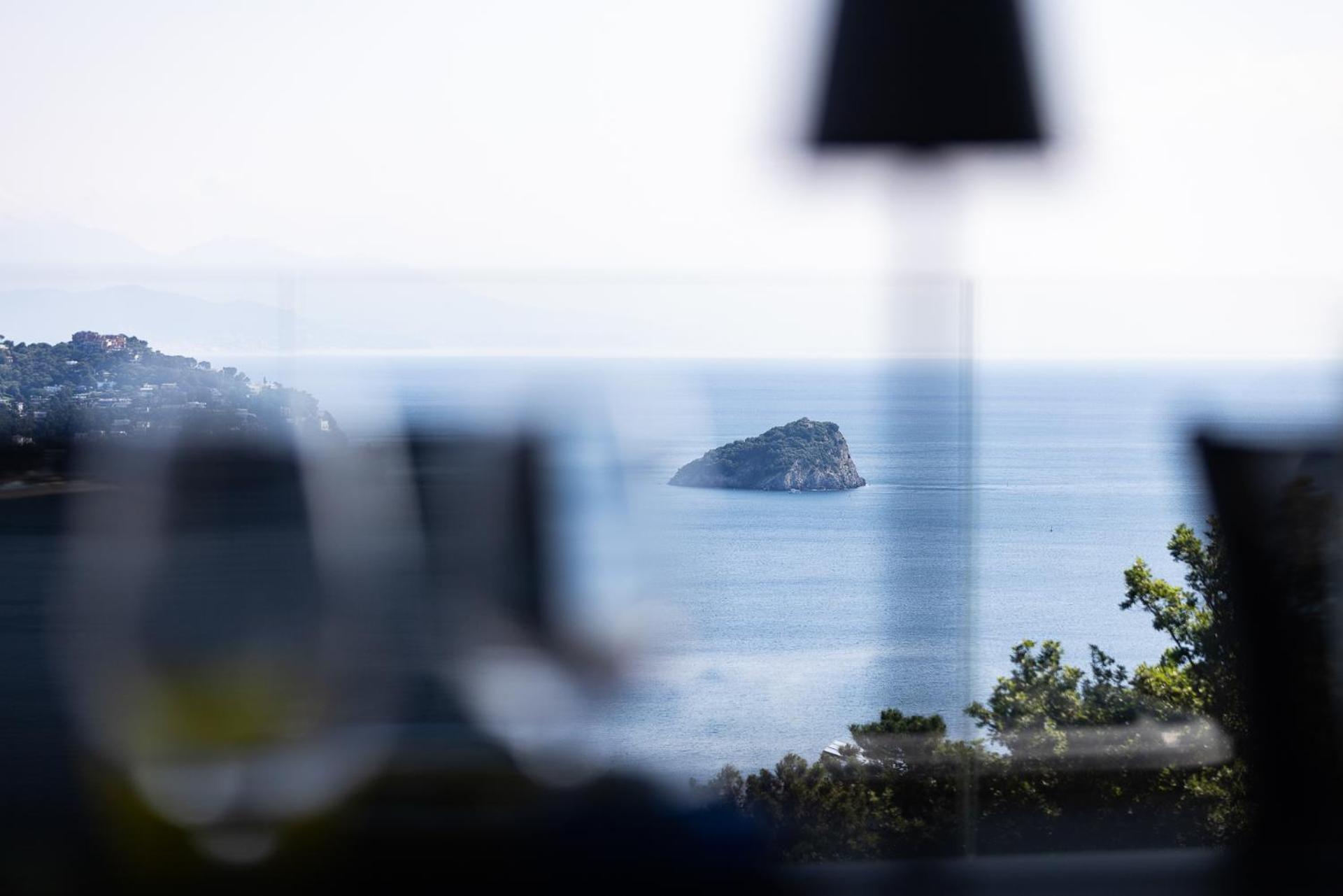 Spettacolare Vista Isola Terrazza E Idromassaggio Villa Noli Kültér fotó