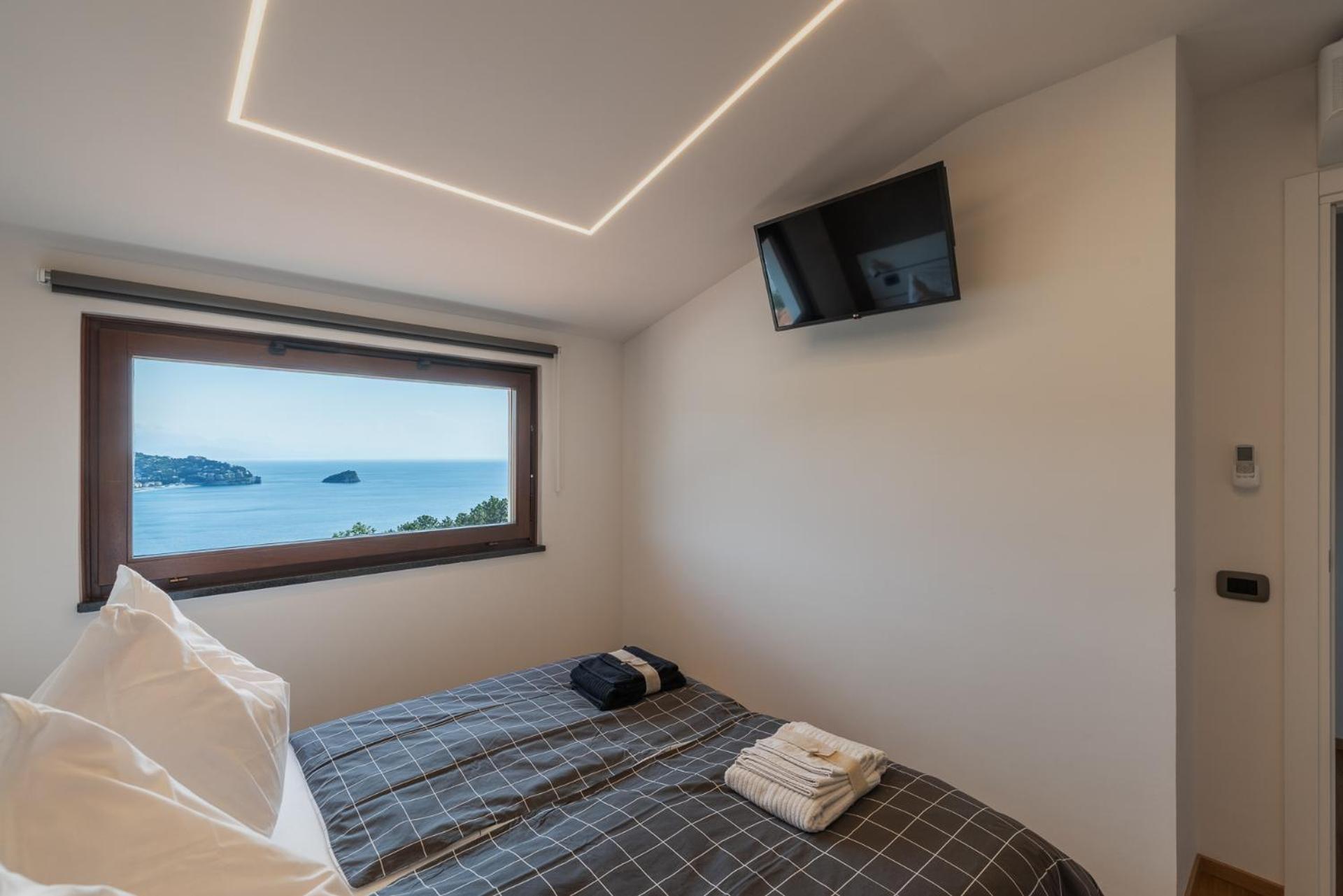 Spettacolare Vista Isola Terrazza E Idromassaggio Villa Noli Kültér fotó